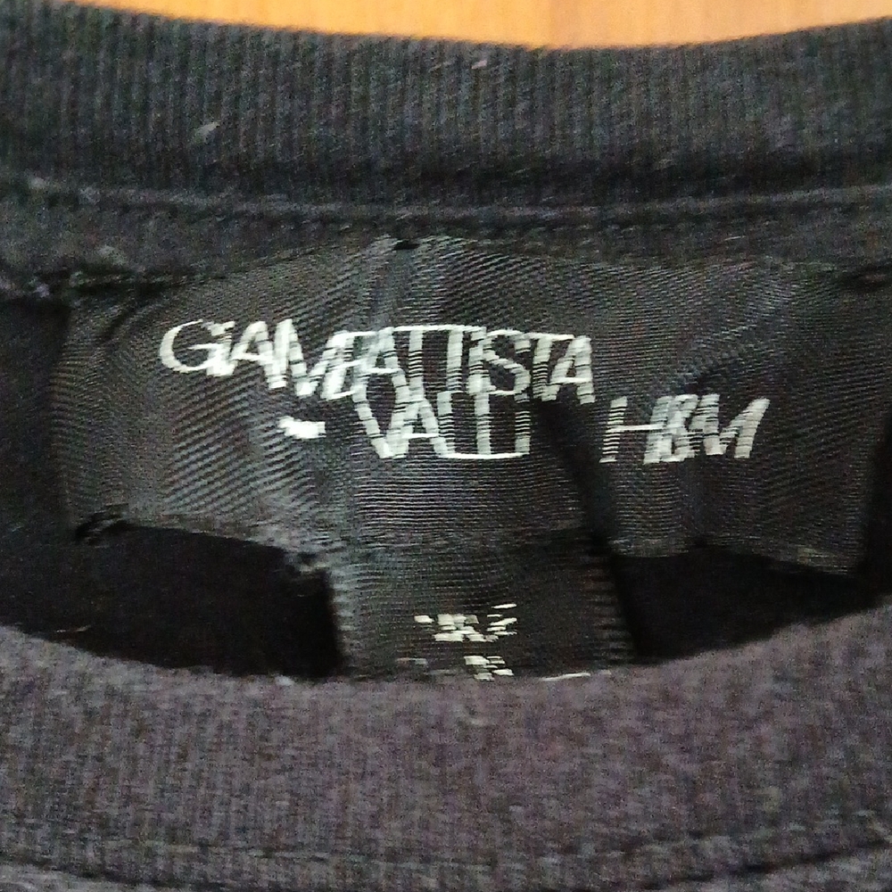 H&M Black Short Sleeve Tee - Picture 3 of 5